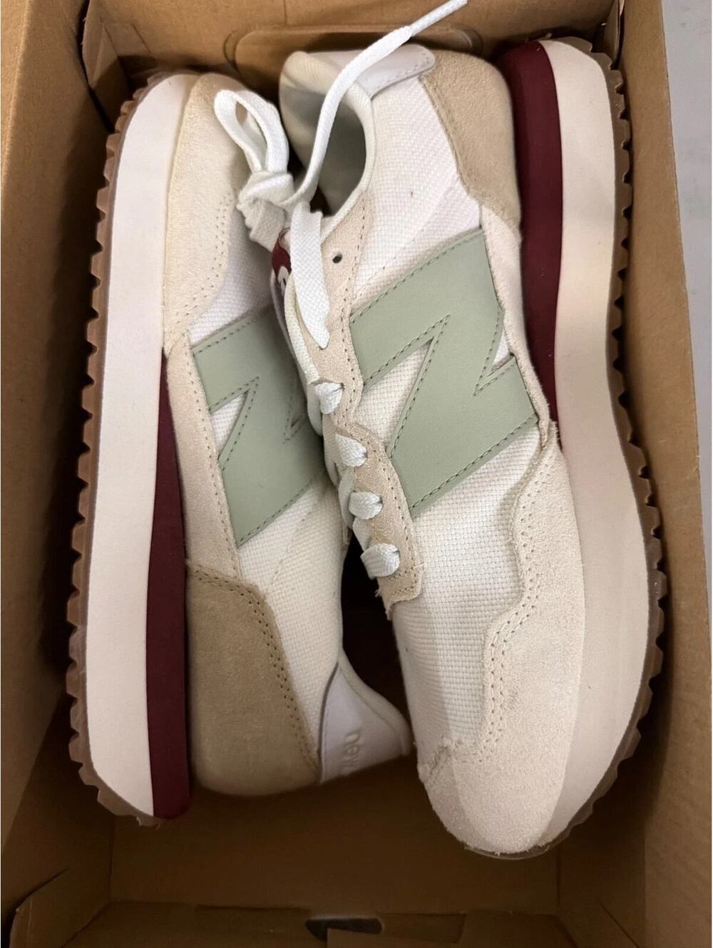 New Balance 237 Womens Size 8 White Green Suede Sneakers WS237GM New